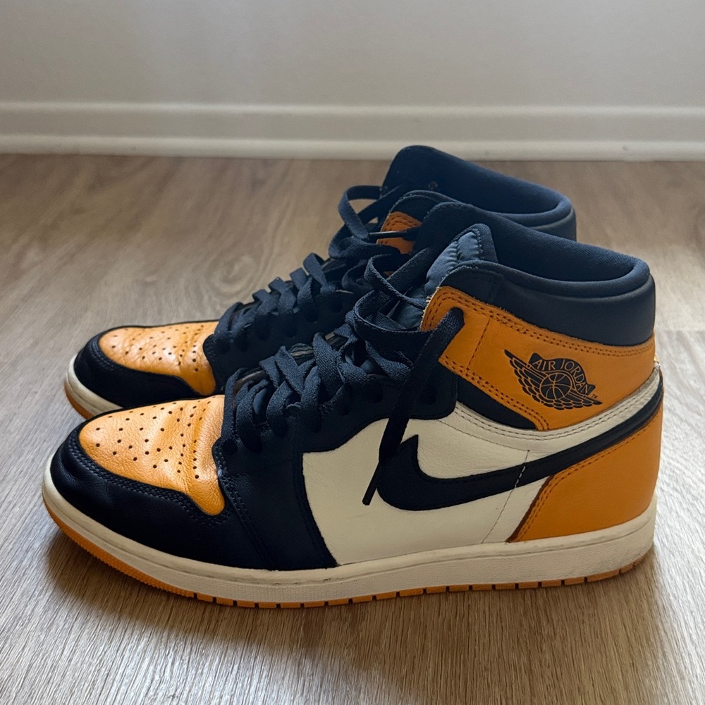 Air Jordan 1 Taxi Black and Yellow Sneakers Size 10.5M